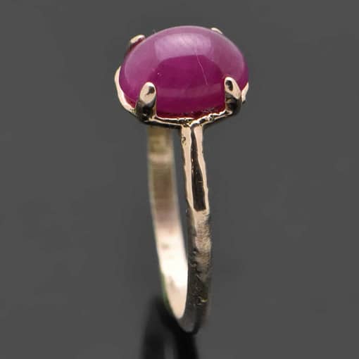 R466 Raja Gold ring with Ruby Cabochon stone side view