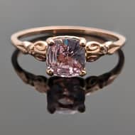R945 Mirach rose gold ring with a peach sapphire