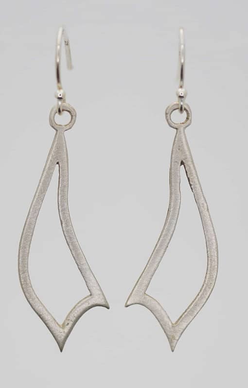 E611 Pointed Wave Earrings