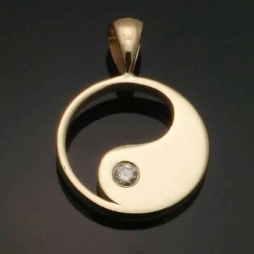 N111 Yin Yang Gold and Diamond Pendant